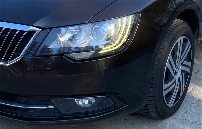 Skoda Superb cena 51537 przebieg: 253000, rok produkcji 2014 z Gdańsk małe 466